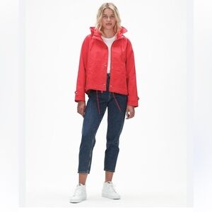 Gap Cropped Anorak Jacket -Red NWOT-Sz S
Water Resistant ! Classy chic !​